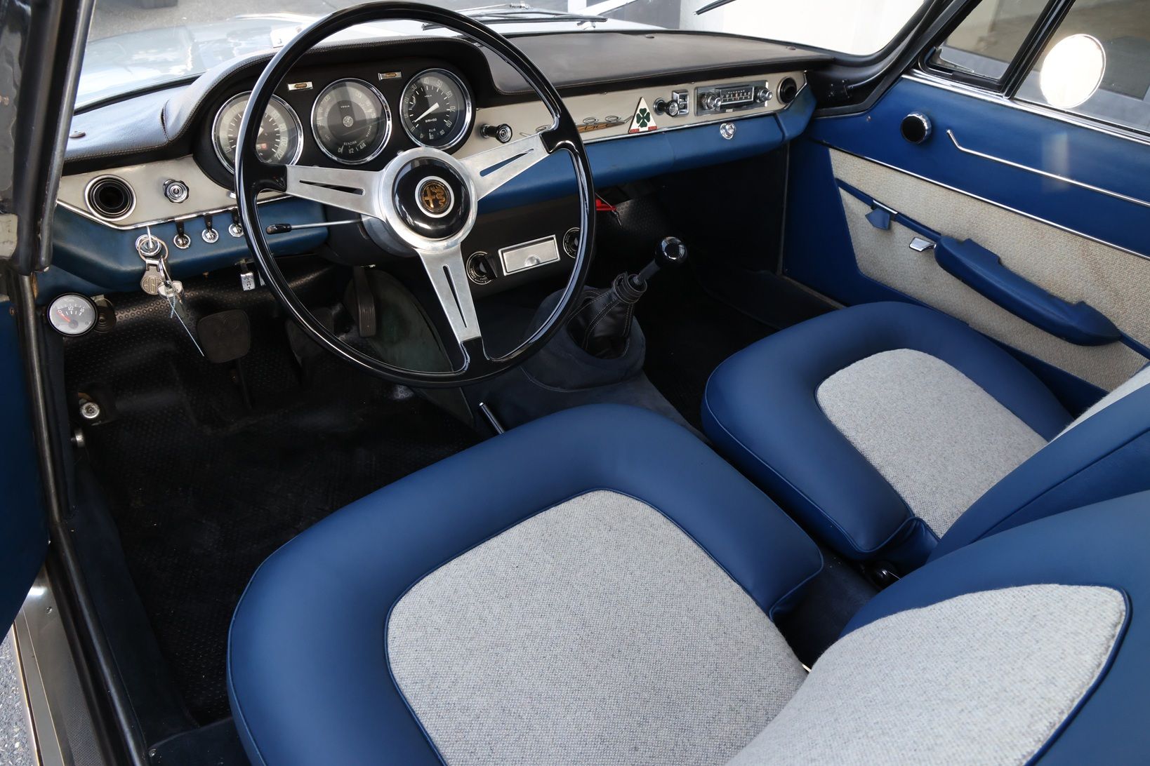 Alfa Romeo 2000 Sprint Coupé LHD, foto 3
