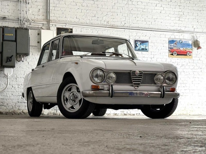 1967 Alfa Romeo Giulia Type 105, foto 2