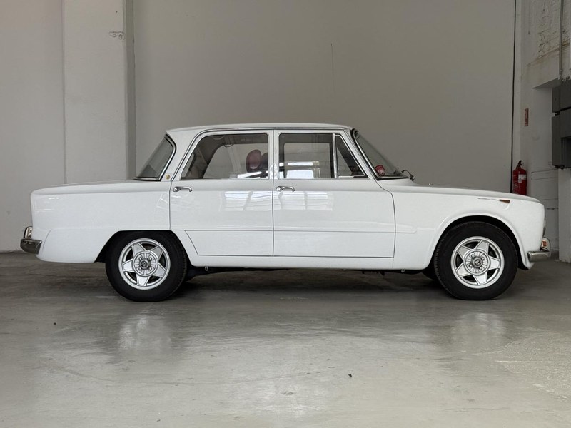 1967 Alfa Romeo Giulia Type 105, foto 4