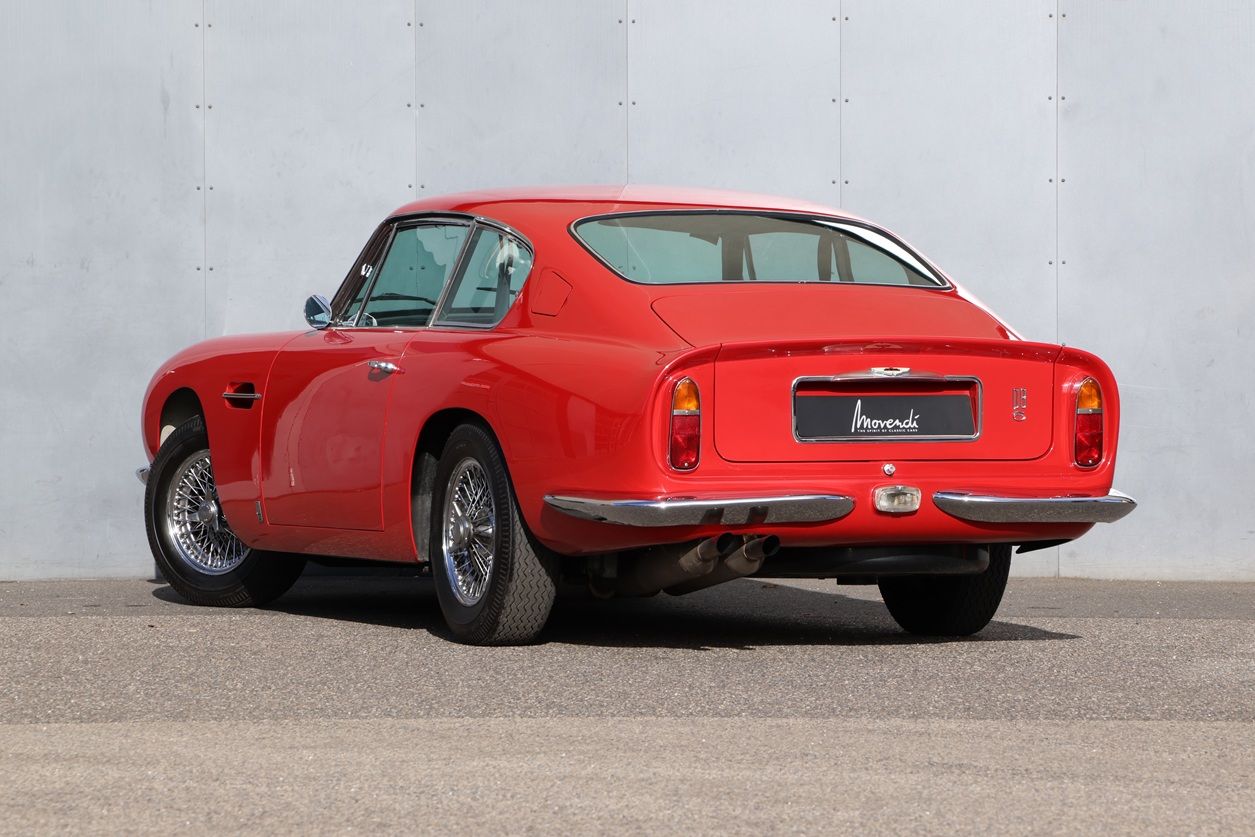 Aston Martin DB6 Saloon RHD, foto 2