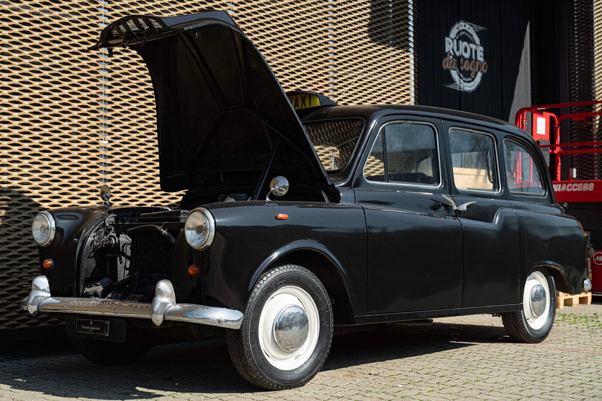 1961 AUSTIN FX4 “LONDON TAXI”, foto 6