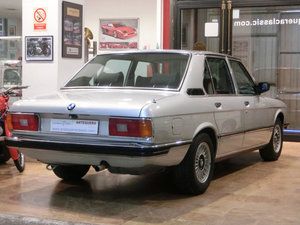 BMW 518 E12 SERIE 5 - 1980, foto 2