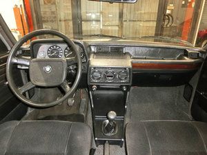 BMW 518 E12 SERIE 5 - 1980, foto 3