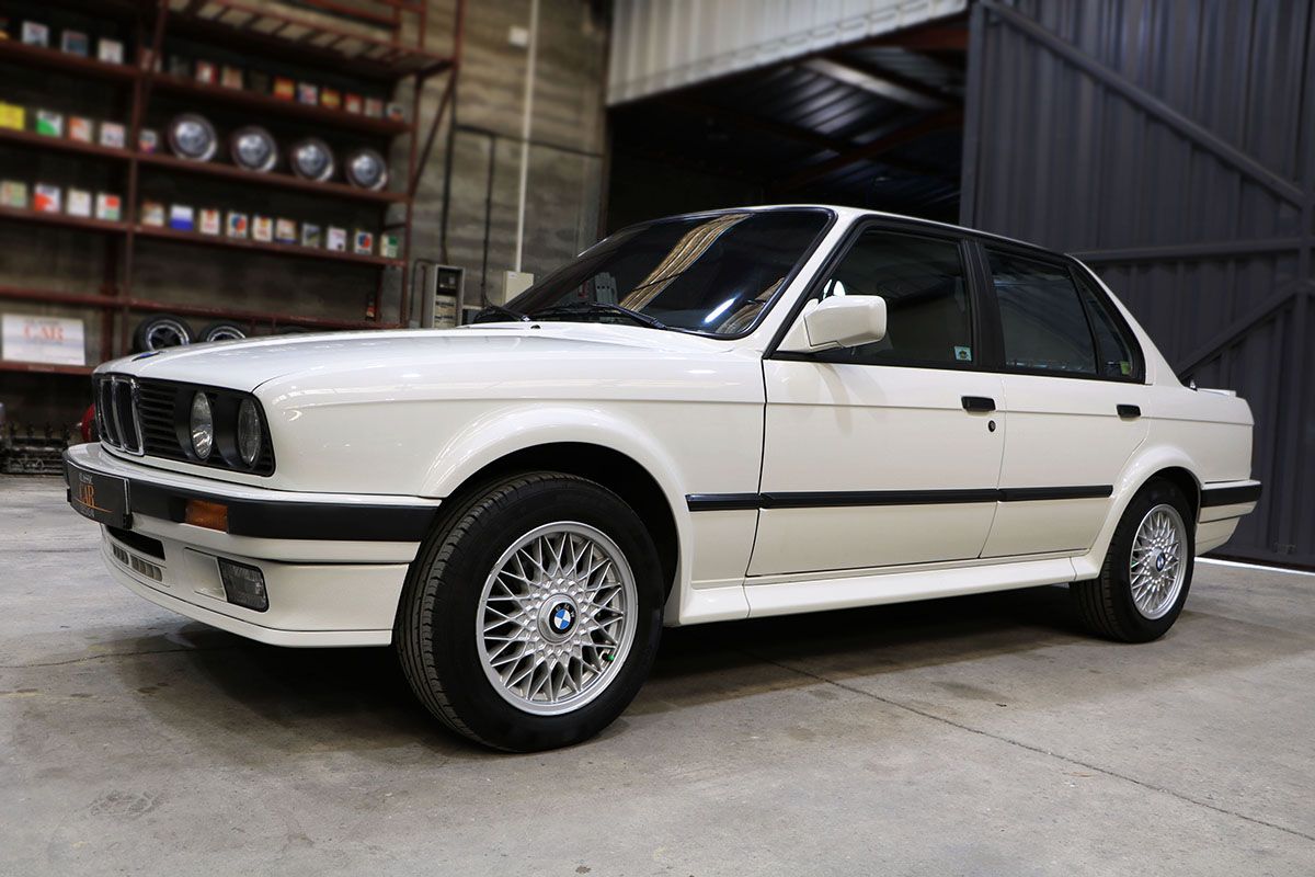 1990 BMW 3 Series E30 (1984 - 1991) 325ix Saloon, foto 3