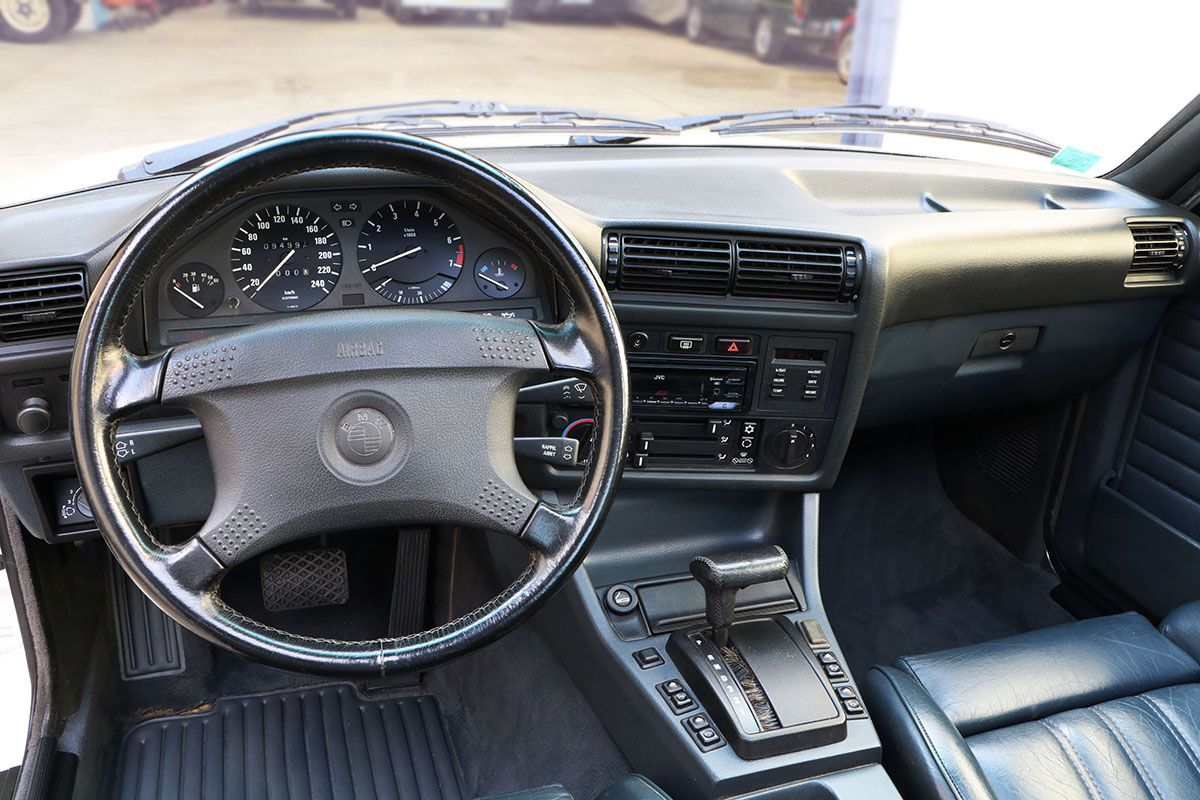 1990 BMW 3 Series E30 (1984 - 1991) 325ix Saloon, foto 7