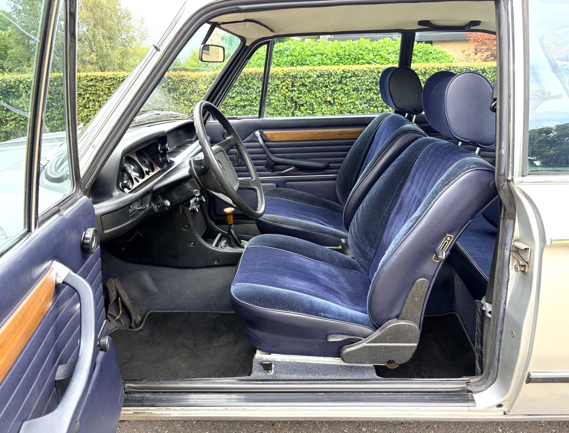 BMW 02 Series 2002 LUXUS Restored 22years 1 Owner., foto 2