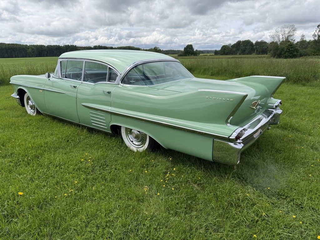 1958 Cadillac Deville Saloon Hard Top, foto 1