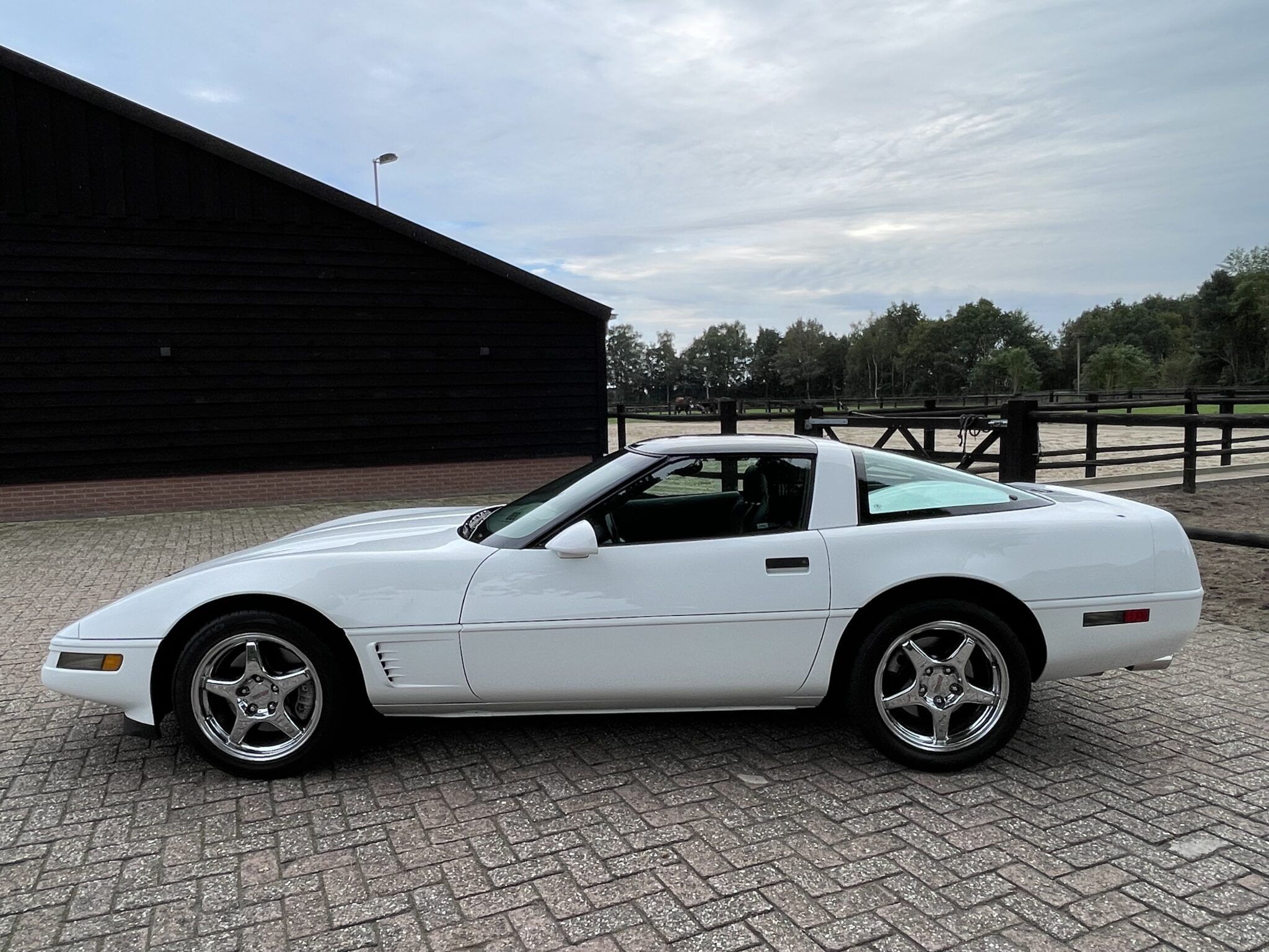 1996 Chevrolet Corvette C4 Coupe low kms , like new, foto 5