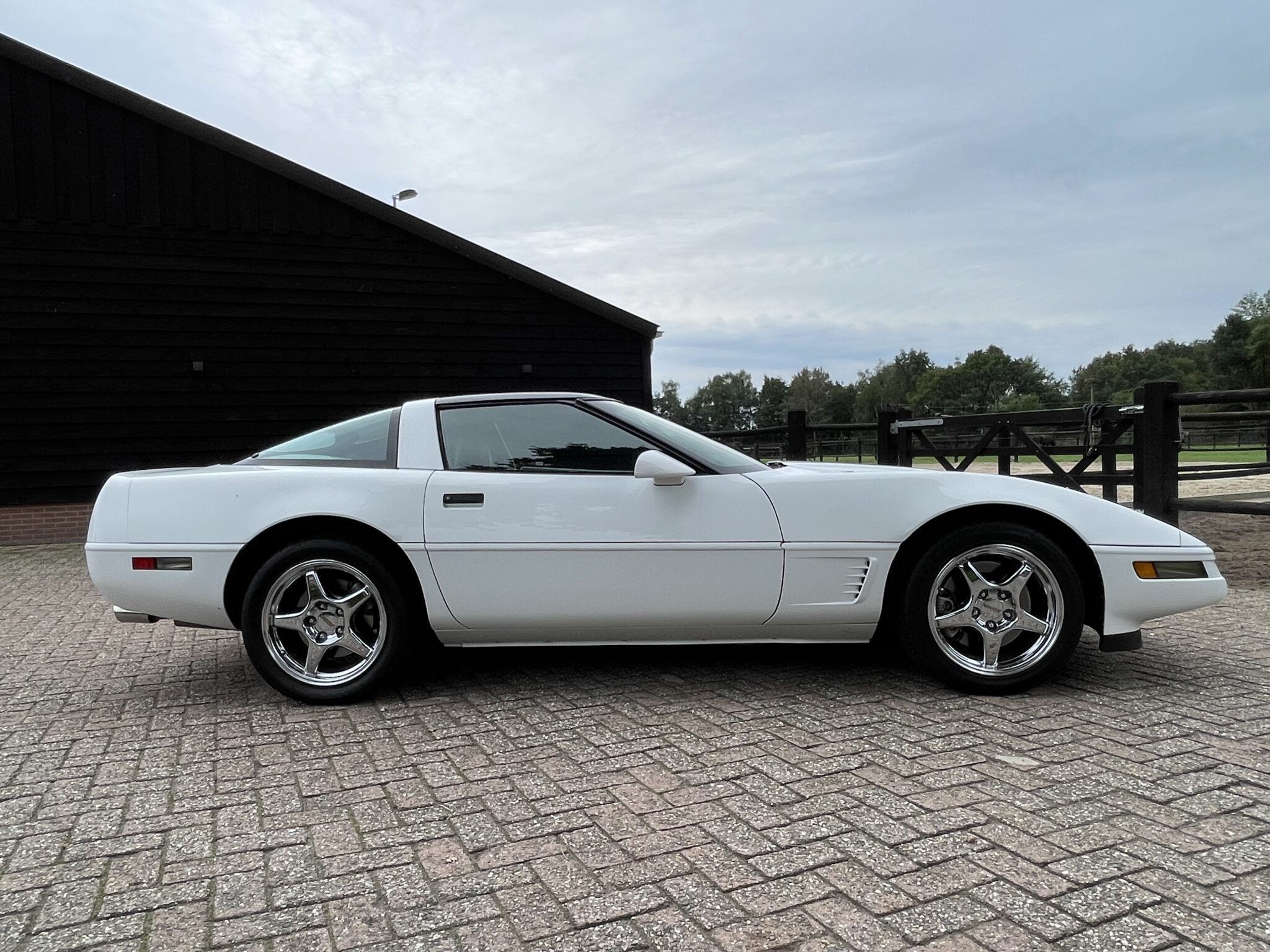 1996 Chevrolet Corvette C4 Coupe low kms , like new, foto 10