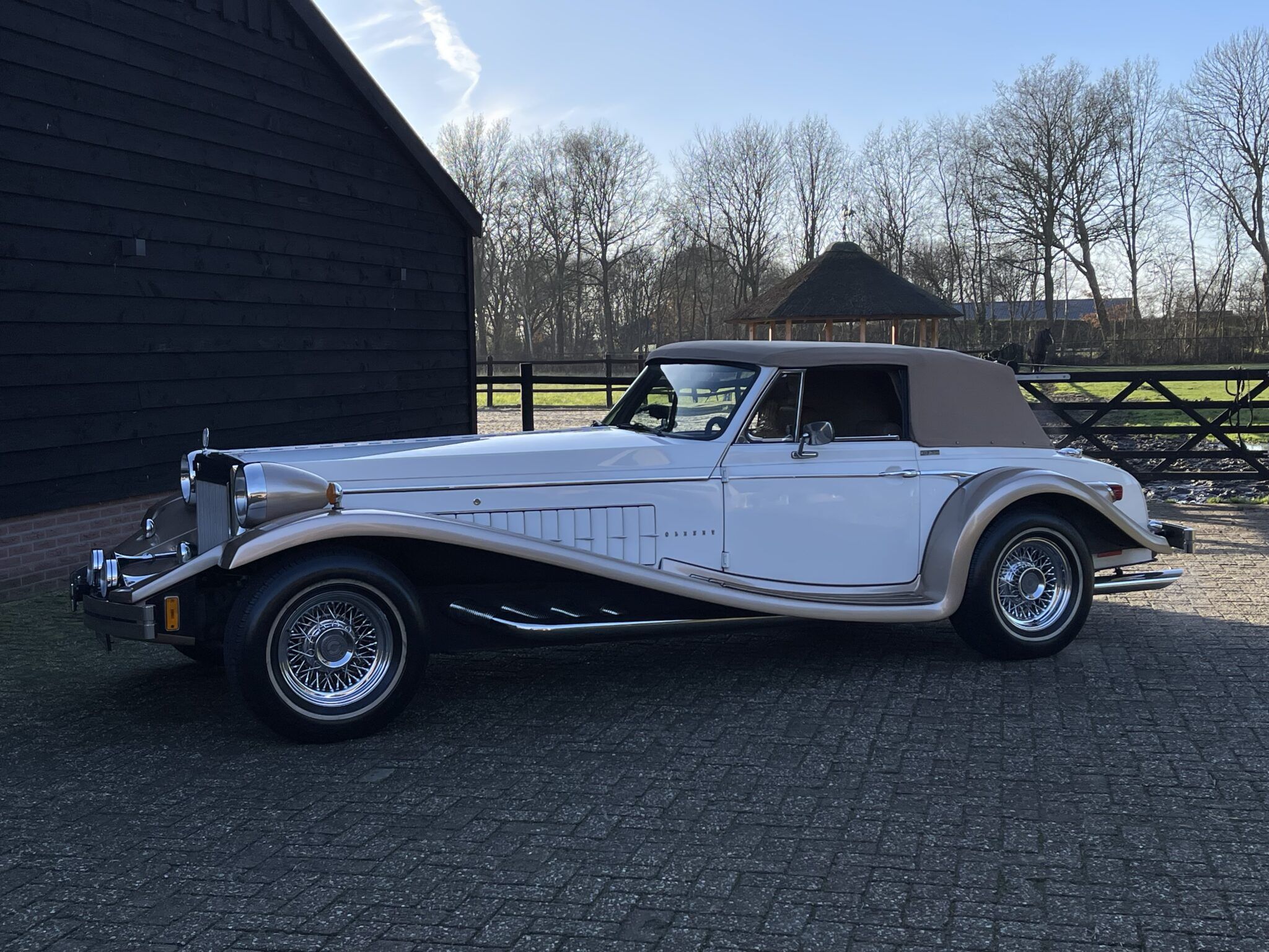 Clenet Series III Asha Roadster with only 21k miles from new, foto 11