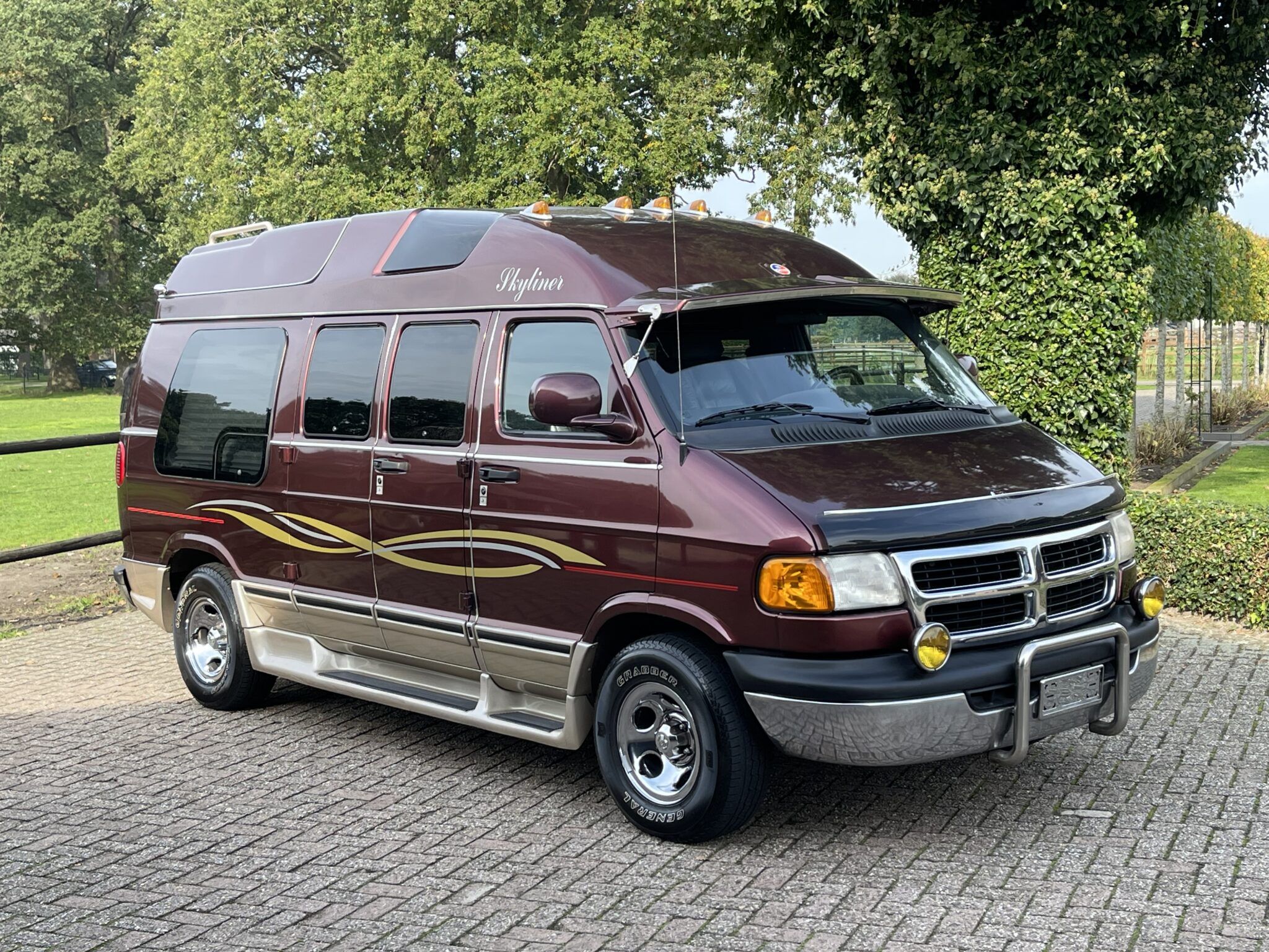 1999 Dodge Ram B1500 Conversion Van Skyliner, foto 1