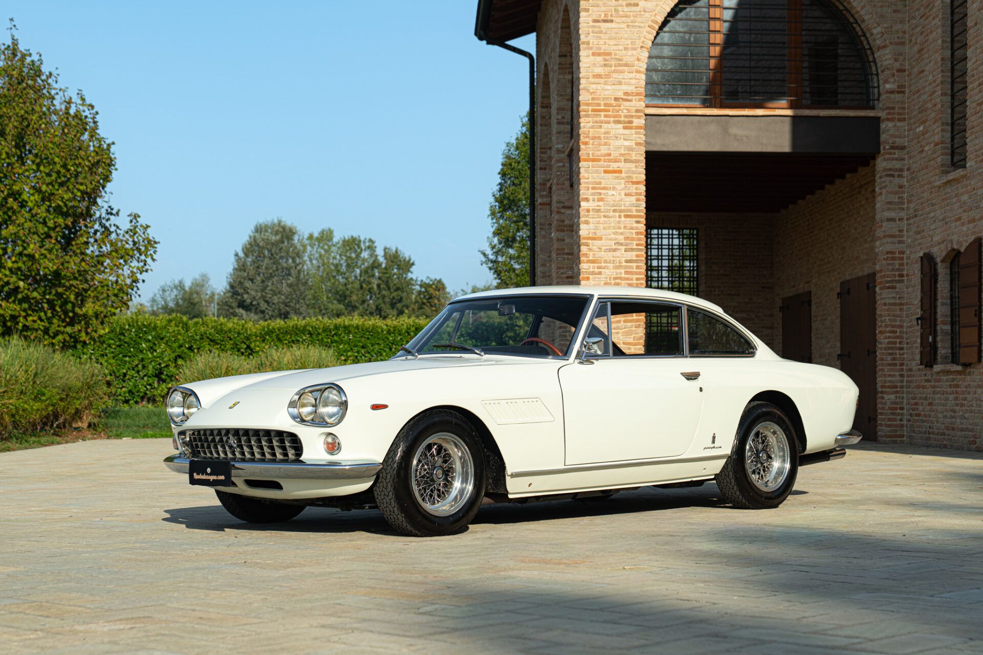 1964 FERRARI 330 GT 2+2 MK I, foto 1