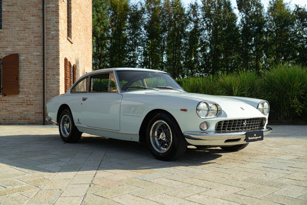 1964 FERRARI 330 GT 2+2 MK I, foto 2