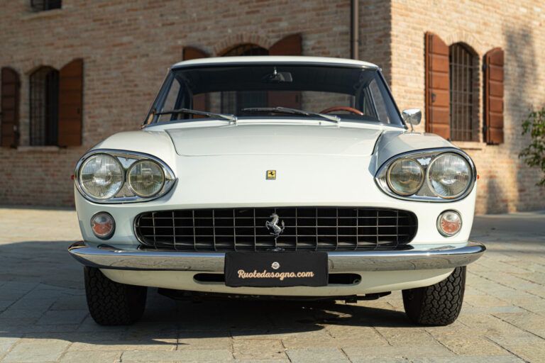 1964 FERRARI 330 GT 2+2 MK I, foto 3