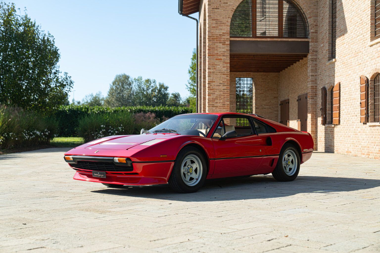 1982 FERRARI 208 GTB TURBO, foto 1