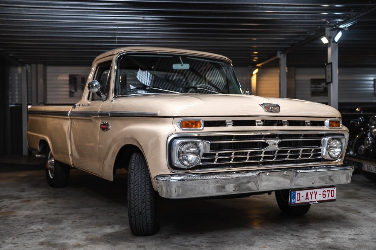 Ford F100 Custom Cab V8 3 Speed Manual, foto 2