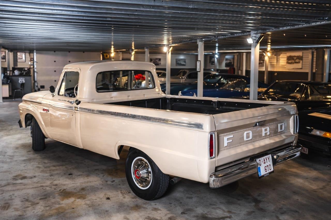 Ford F100 Custom Cab V8 3 Speed Manual, foto 6