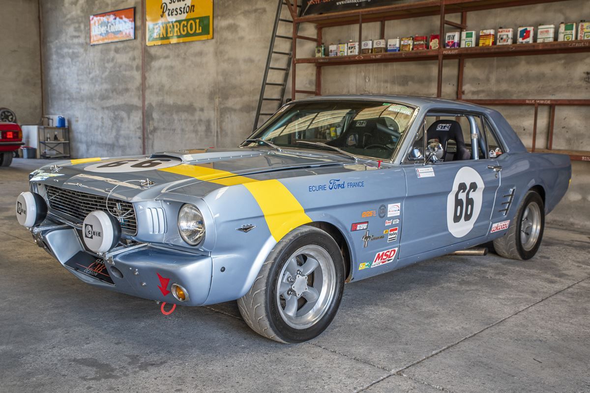 Ford Mustang coupé V8 Racing, foto 2