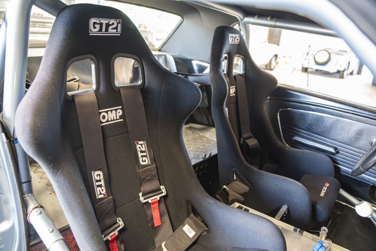 Ford Mustang coupé V8 Racing, foto 7