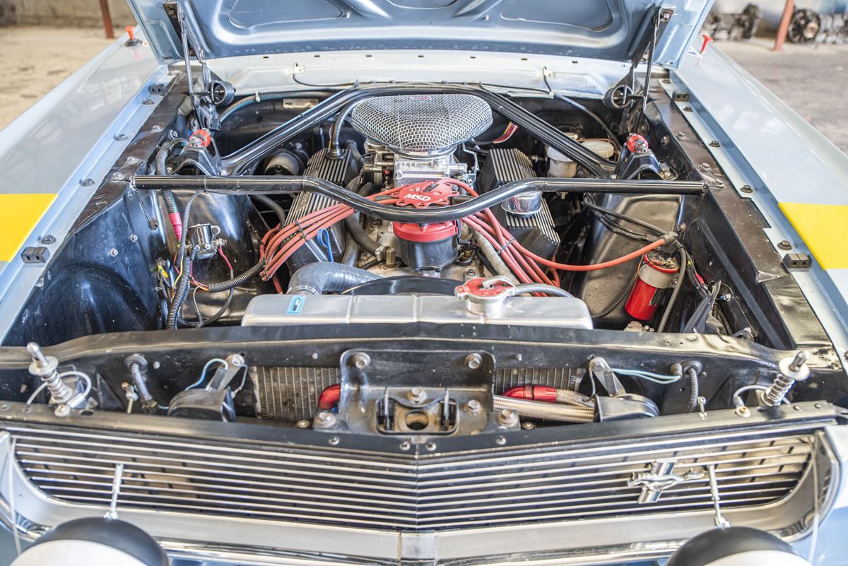 Ford Mustang coupé V8 Racing, foto 8