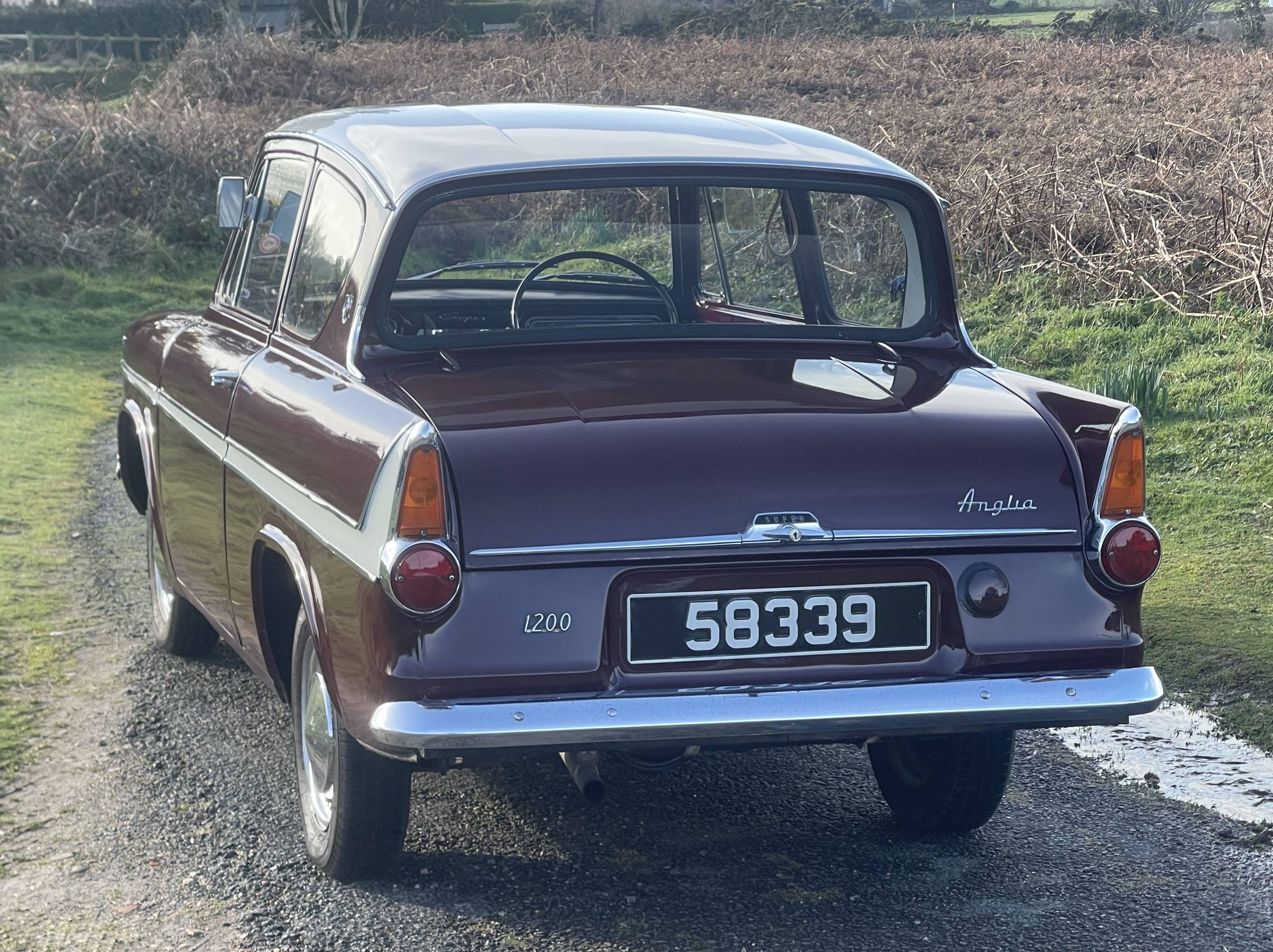 1966 Ford Anglia Super Saloon Vendre Voiture Ancienne De Collection 1966-ford-anglia-super-saloon-vendre-voiture-ancienne-de-collection