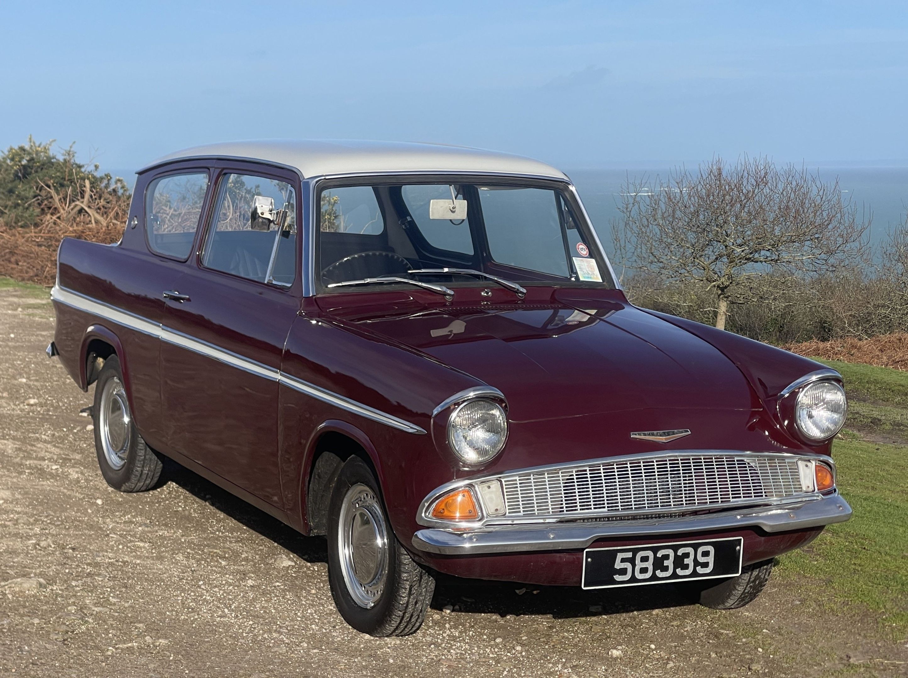 1966 Ford Anglia Super Saloon Vendre Voiture Ancienne De Collection 1966-ford-anglia-super-saloon-vendre-voiture-ancienne-de-collection