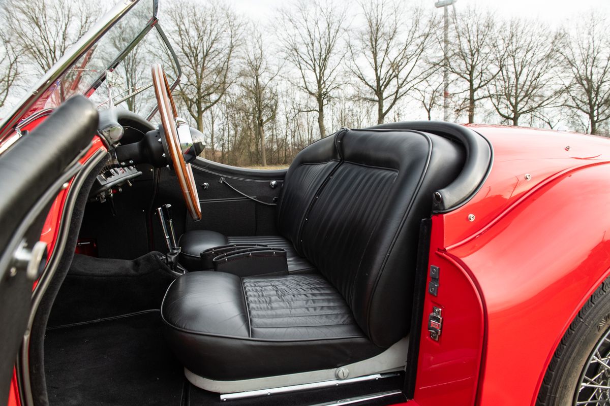 Fabulous Jaguar XK 120 Open-two-seater from 1951, foto 5