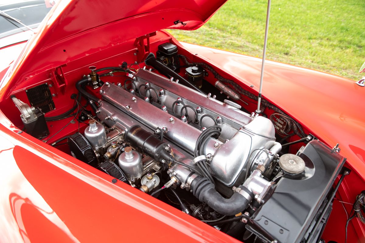 Fabulous Jaguar XK 120 Open-two-seater from 1951, foto 7