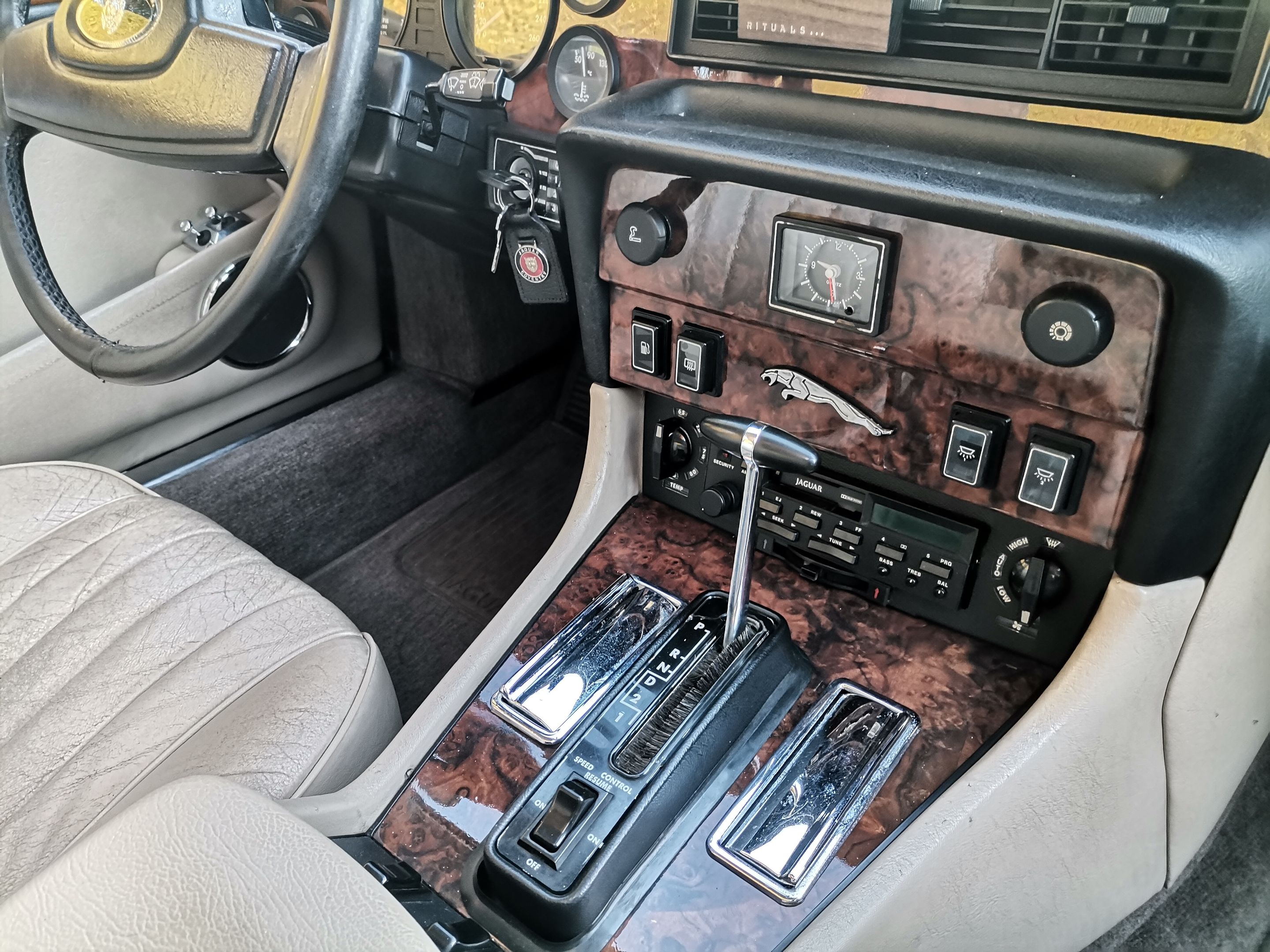 1986 Jaguar Sovereign V12, foto 11
