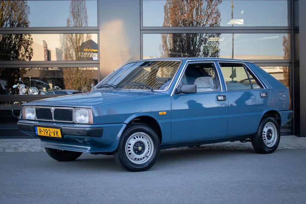 1983 Lancia Delta 1.3 5-speed | 1983 | 83.501 km | Originele, foto 6
