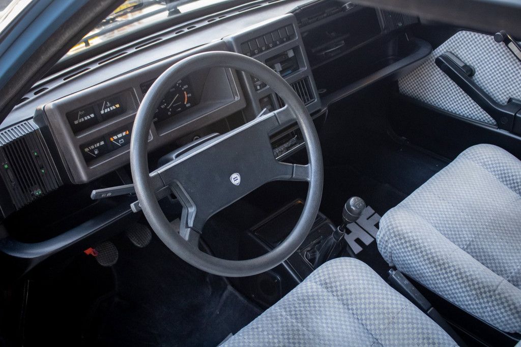 1983 Lancia Delta 1.3 5-speed | 1983 | 83.501 km | Originele, foto 10