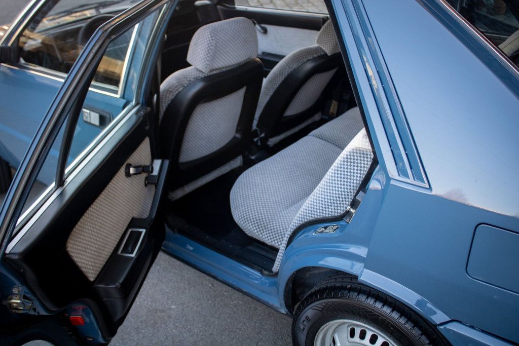 1983 Lancia Delta 1.3 5-speed | 1983 | 83.501 km | Originele, foto 12