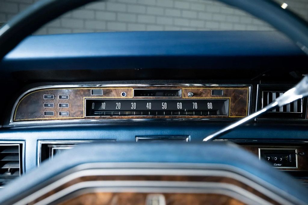 1977 Lincoln Continental Coupe (1 owner, original paint), foto 9