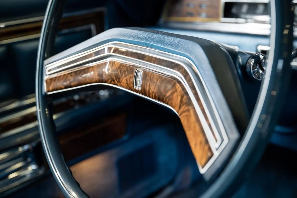 1977 Lincoln Continental Coupe (1 owner, original paint), foto 10