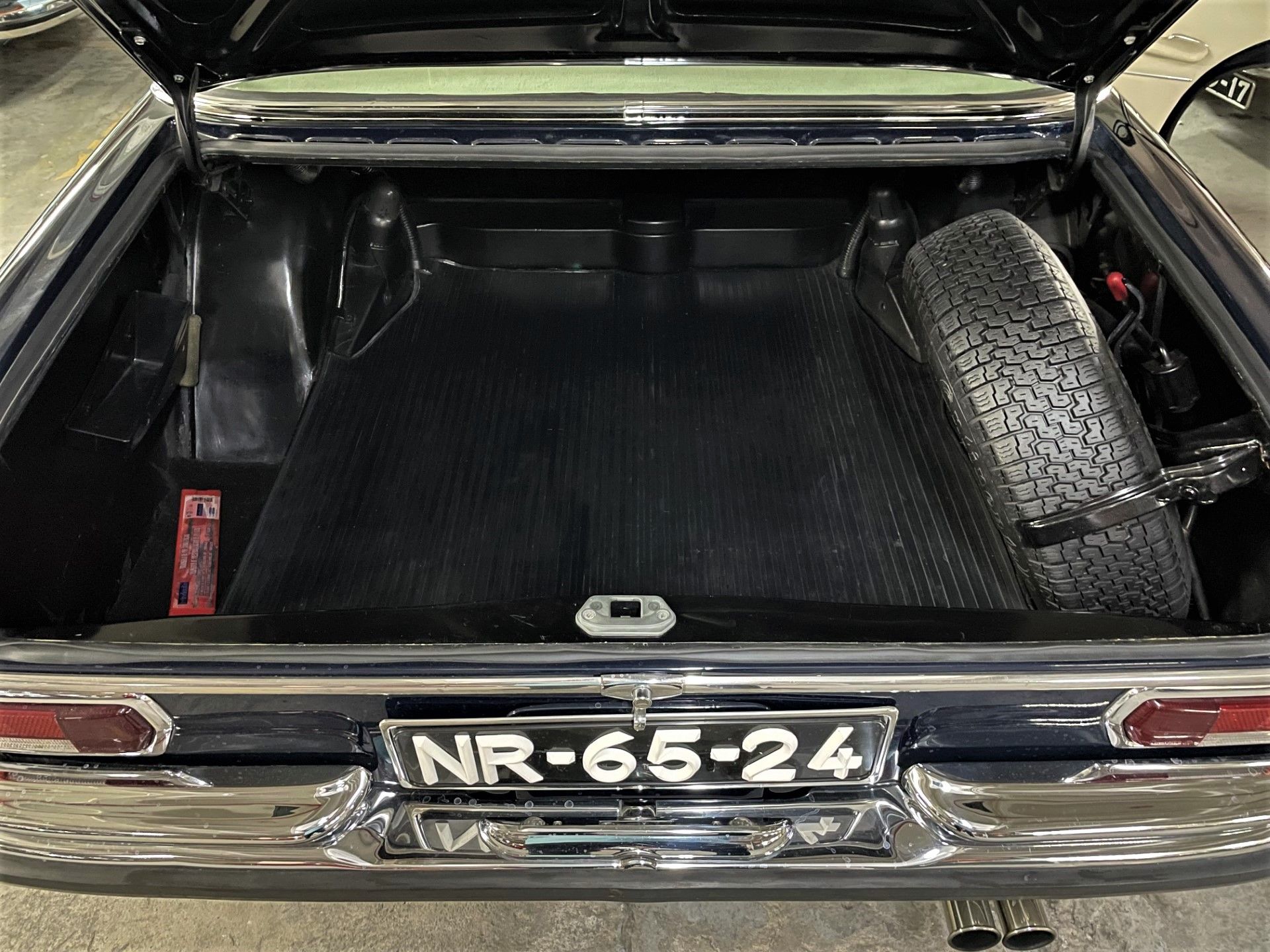 Mercedes-Benz 300 SEL 3.5, foto 10
