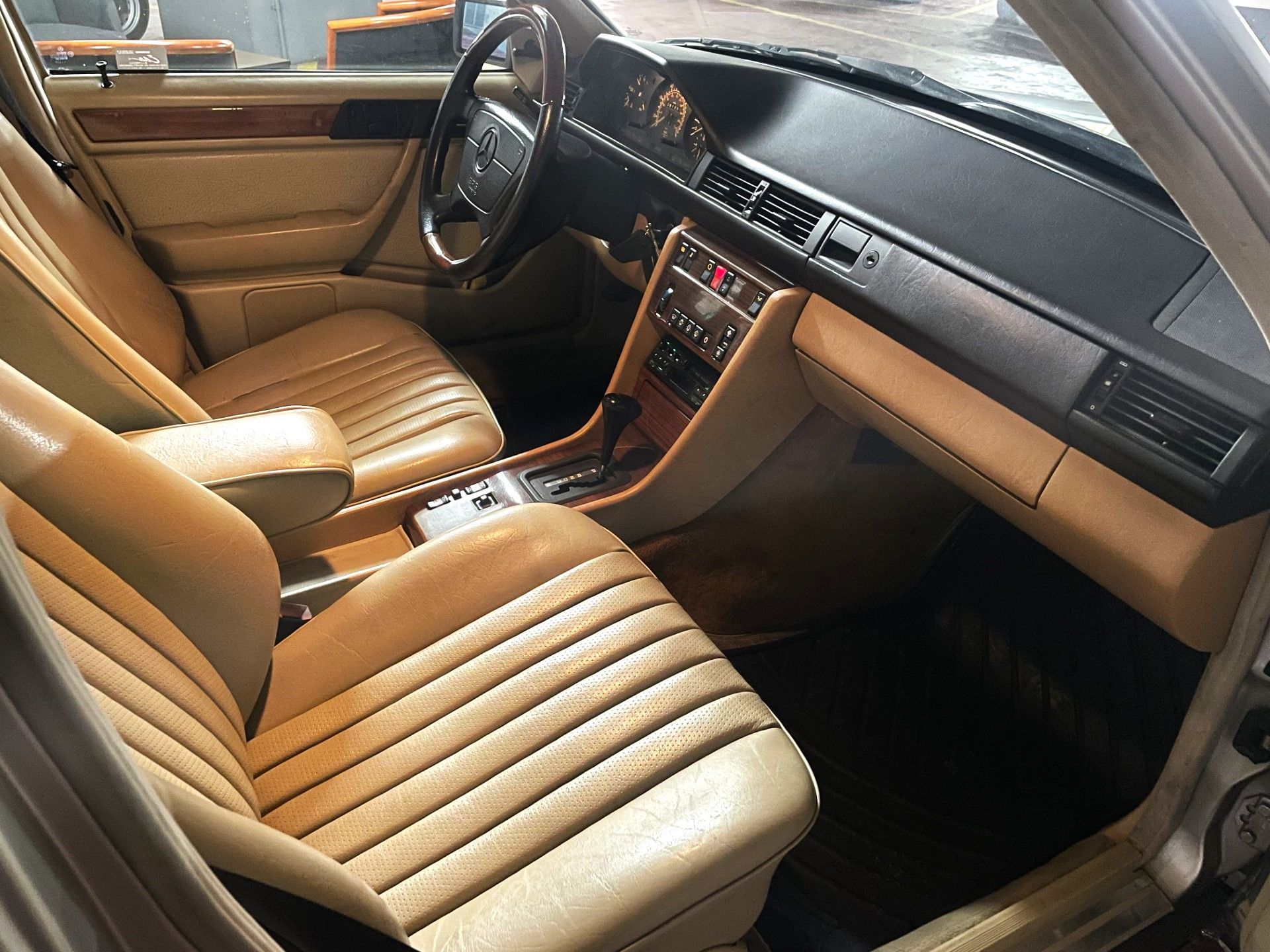 Mercedes-Benz 300 D 2.5 Turbo (W124), foto 11