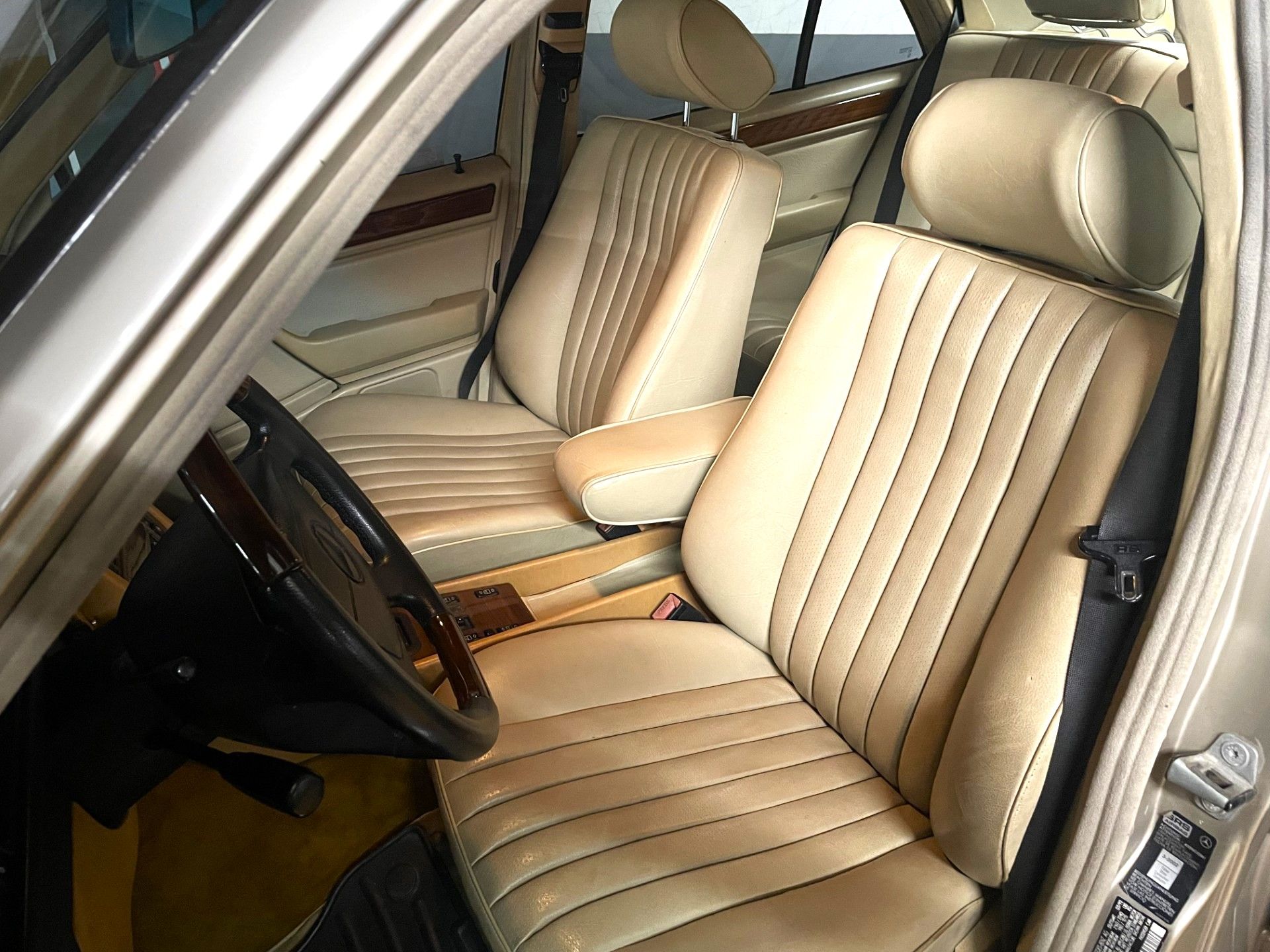Mercedes-Benz 300 D 2.5 Turbo (W124), foto 12
