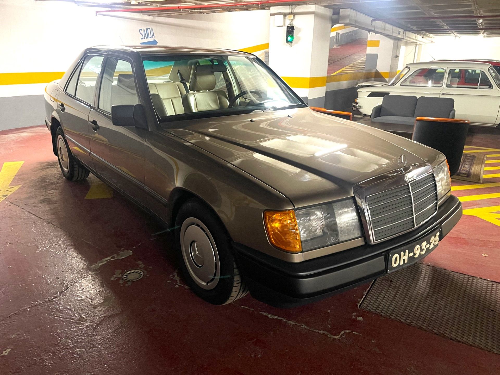 Mercedes-Benz 230 E (W124), foto 4