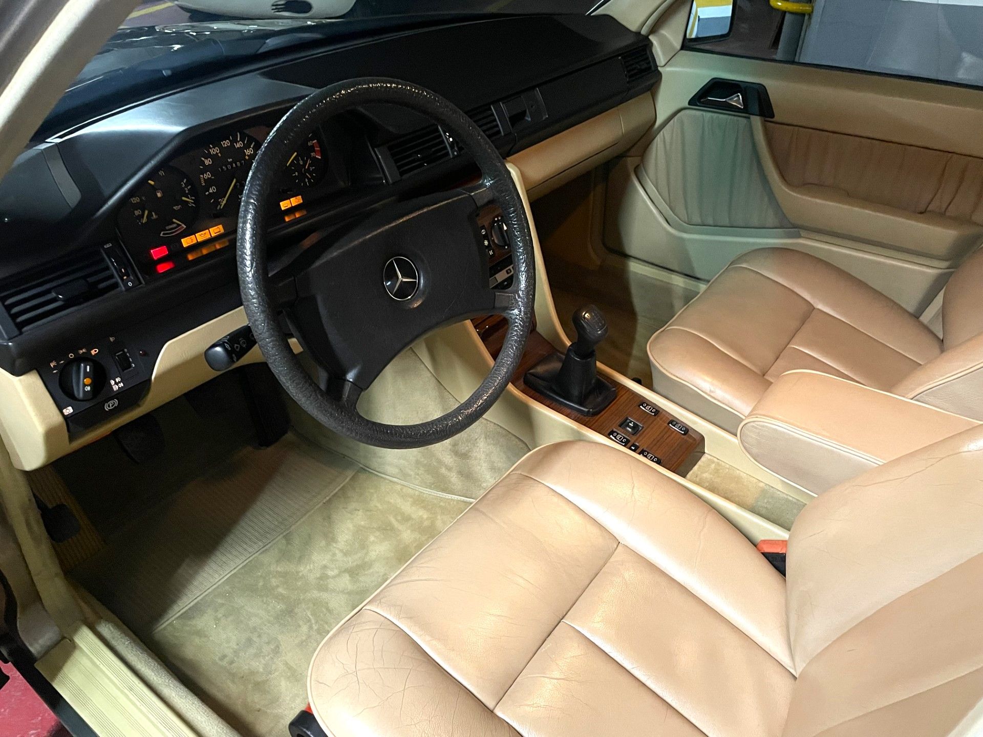 Mercedes-Benz 230 E (W124), foto 6