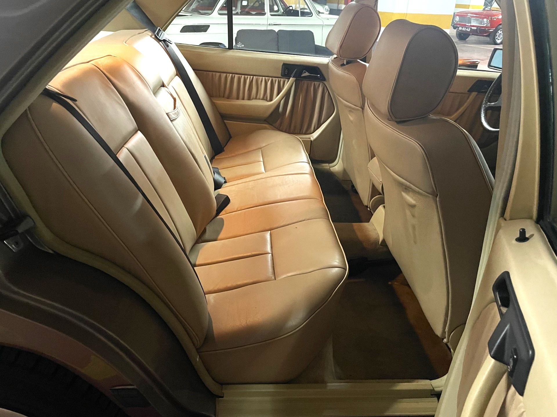 Mercedes-Benz 230 E (W124), foto 12