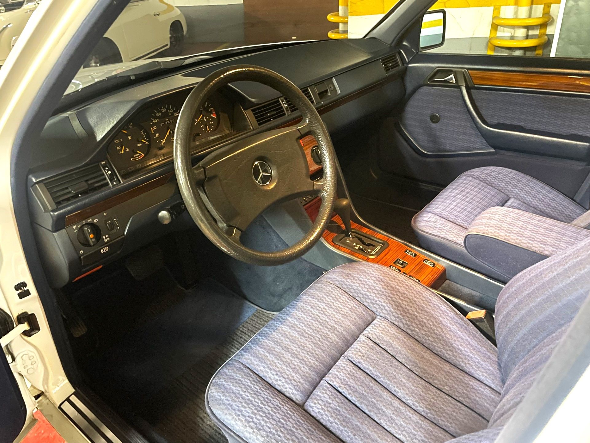 Mercedes-Benz 230 TE (W124), foto 6