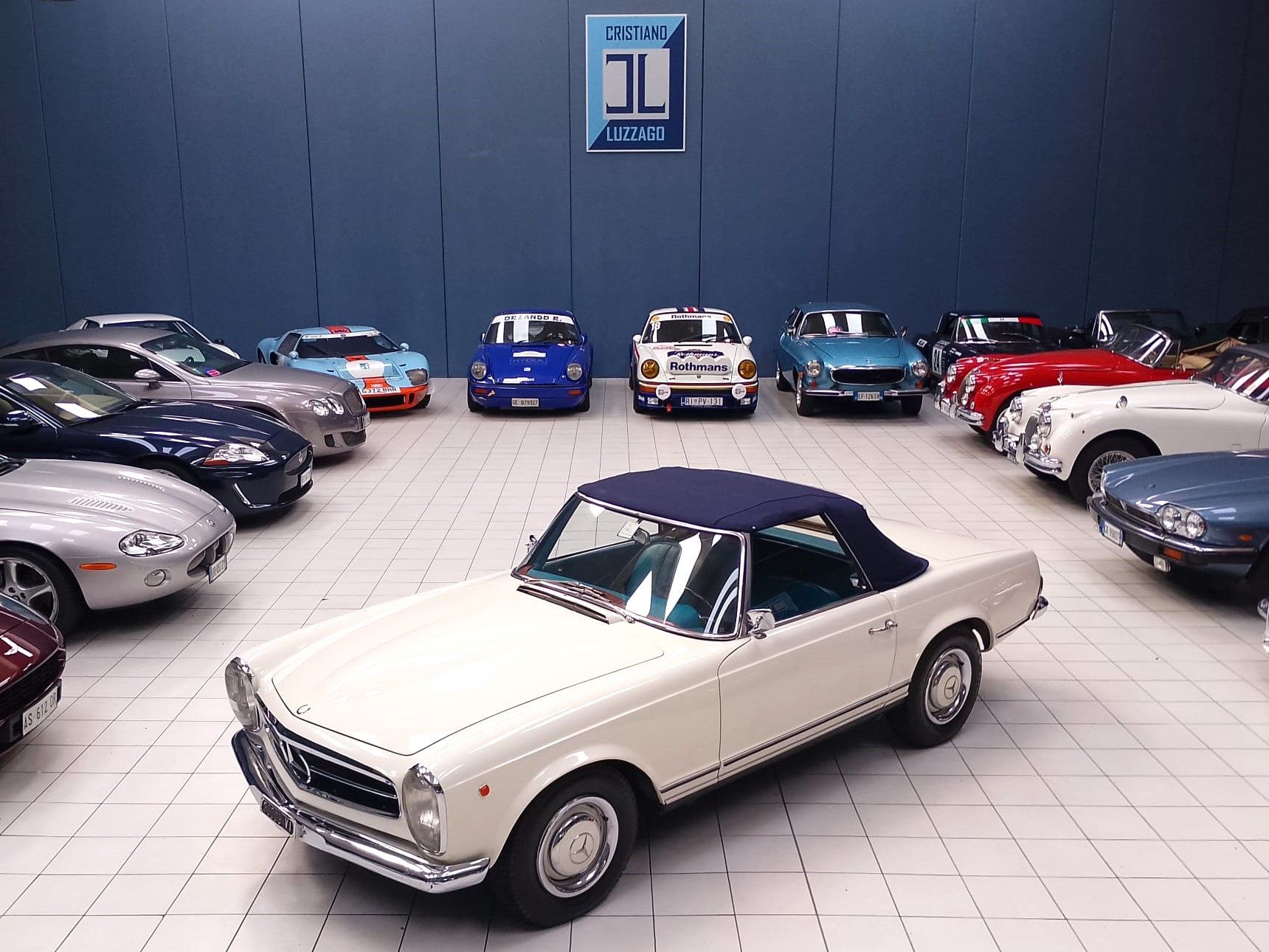 1965 Mercedes SL Class W113 230 SL Pagoda Roadster, foto 1