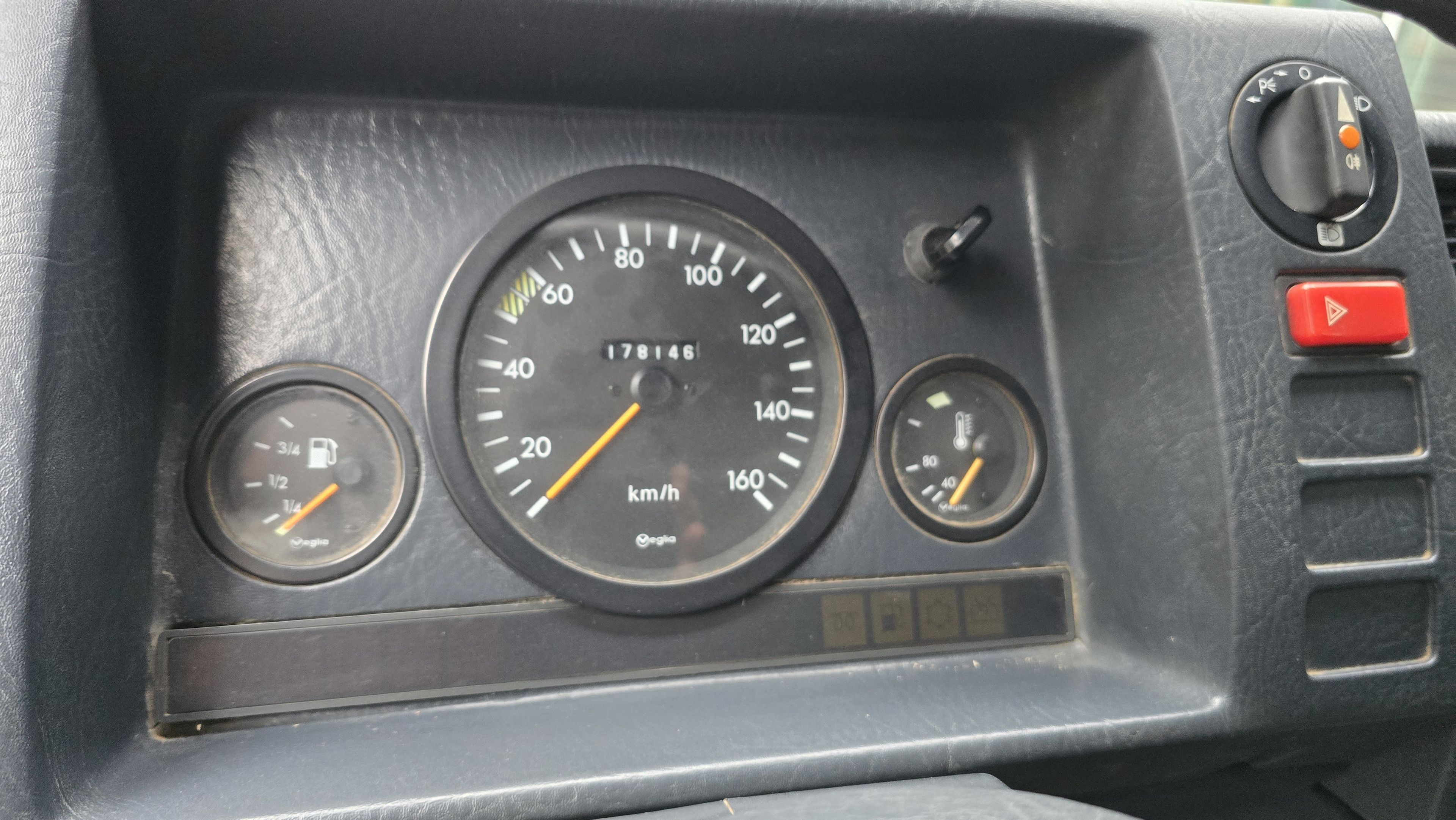 1989 Mercedes-Benz 140D Classic Van produced in Spain, foto 10