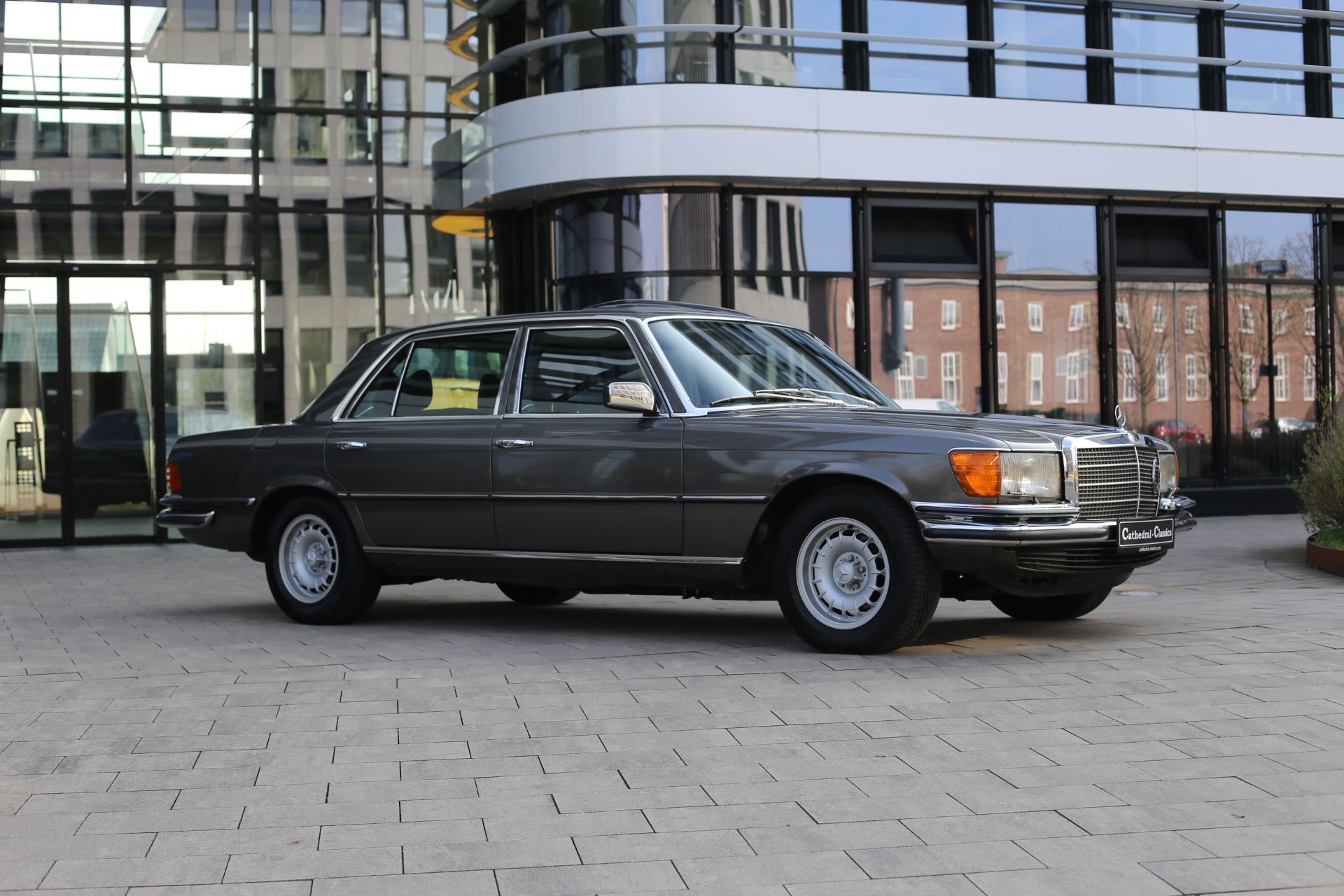1977 Mercedes SEL Series W116 (1972 - 1980) 450 SEL Saloon, foto 3