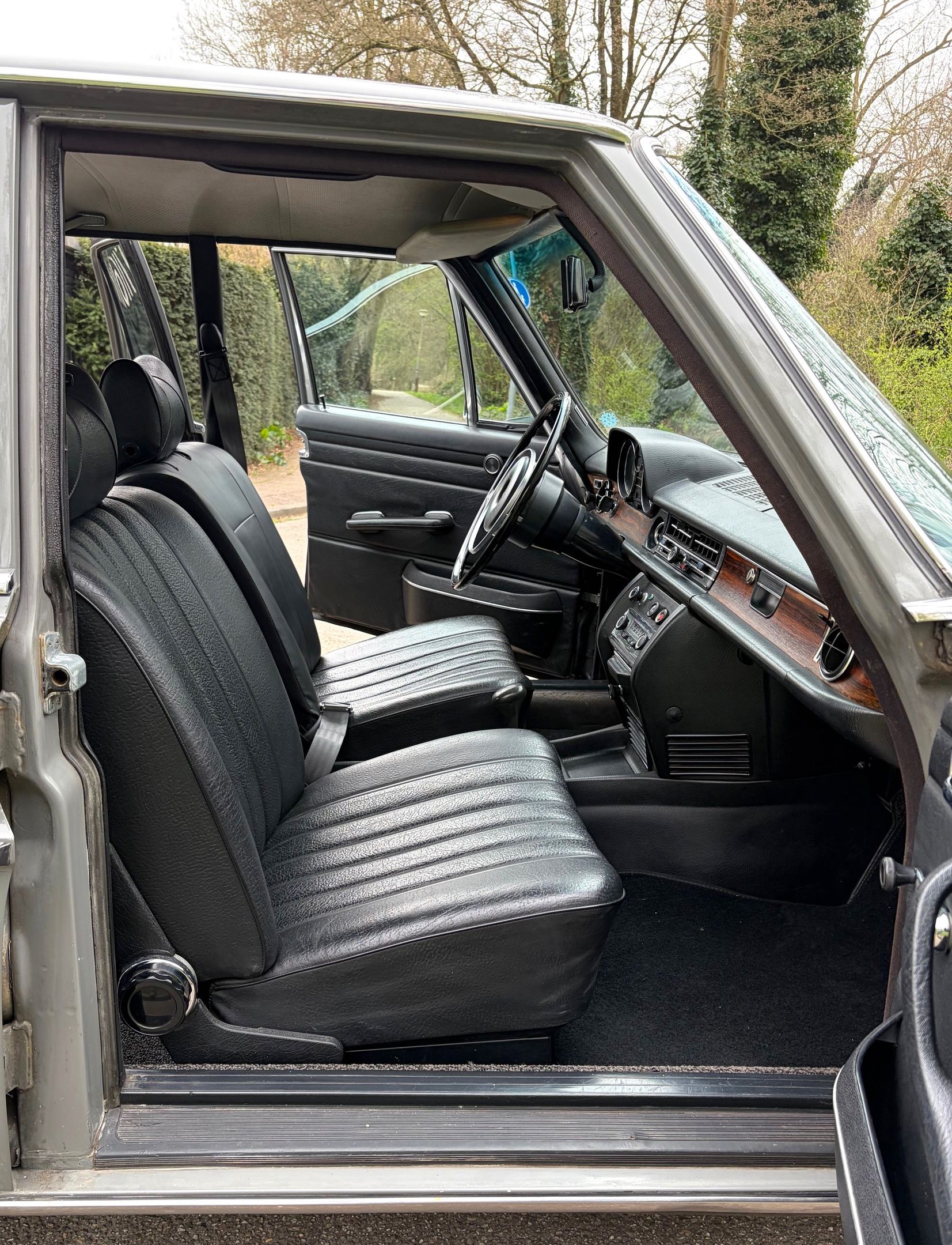 Mercedes 250 W114 /8 Full History and very original., foto 5