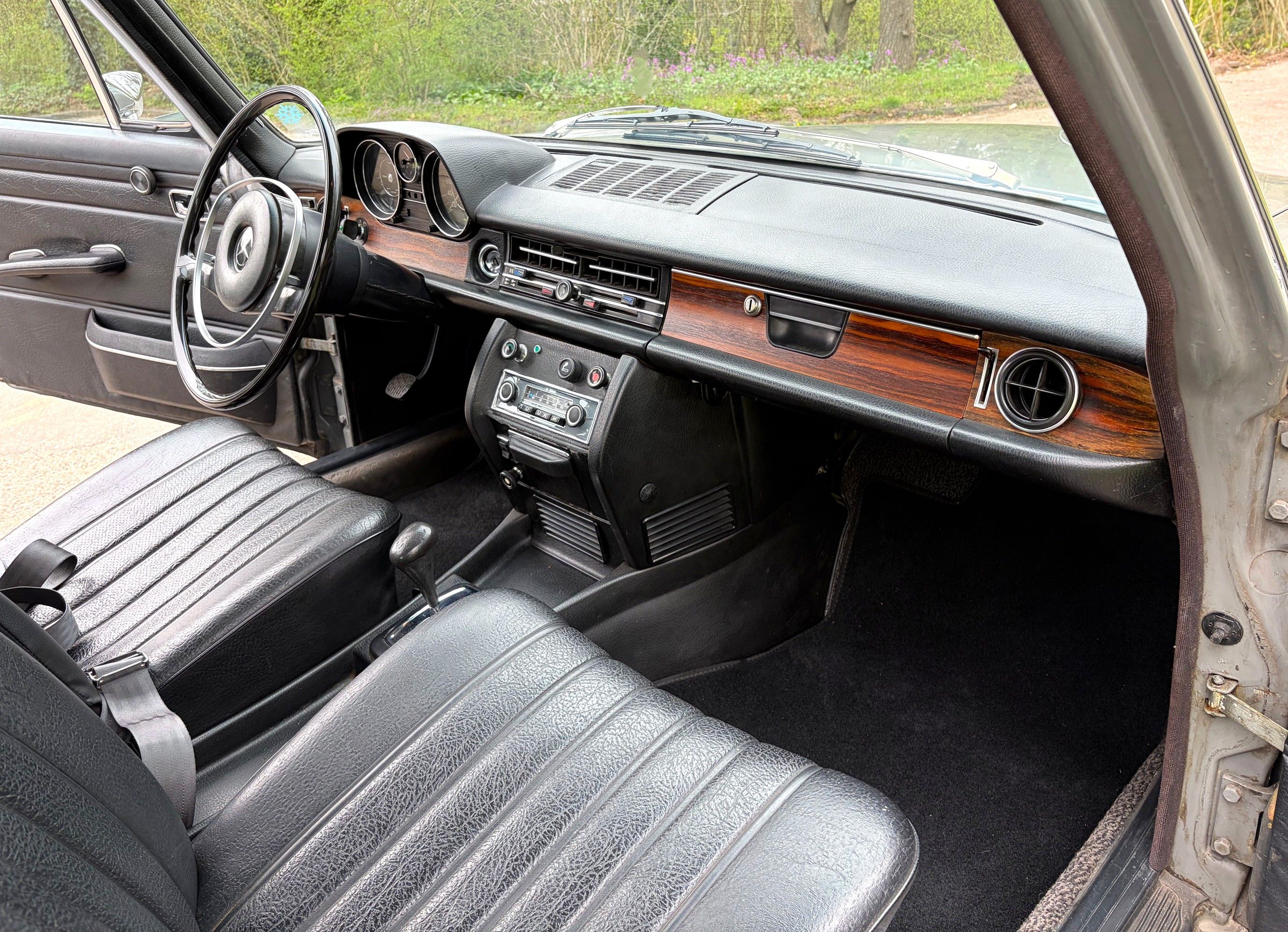 Mercedes 250 W114 /8 Full History and very original., foto 7