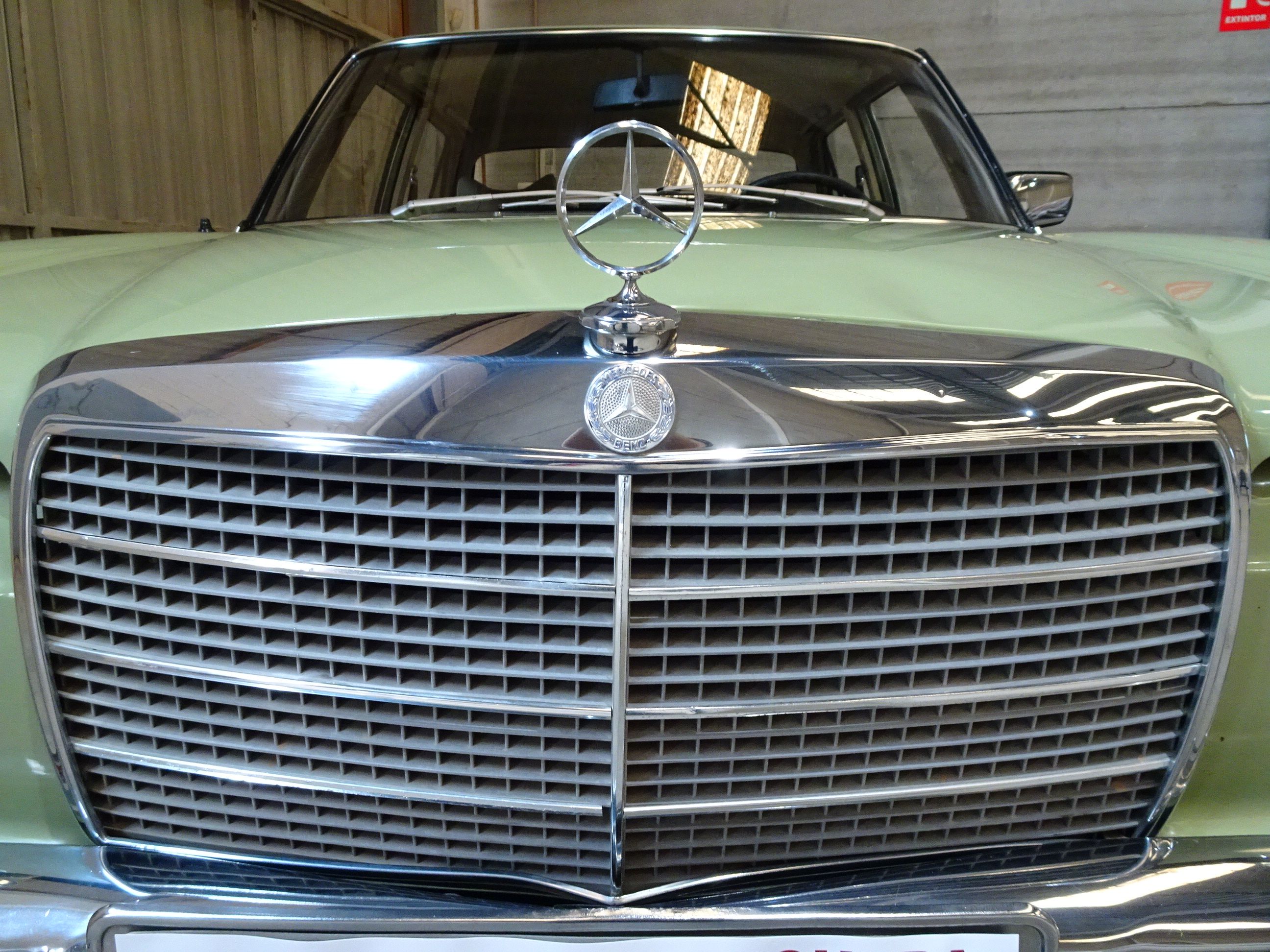 MERCEDES BENZ 230.4 W115 - 1978, foto 6