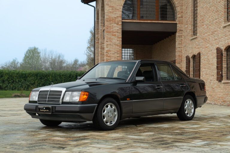 1993 MERCEDES-BENZ 320 E - MER00337, foto 1