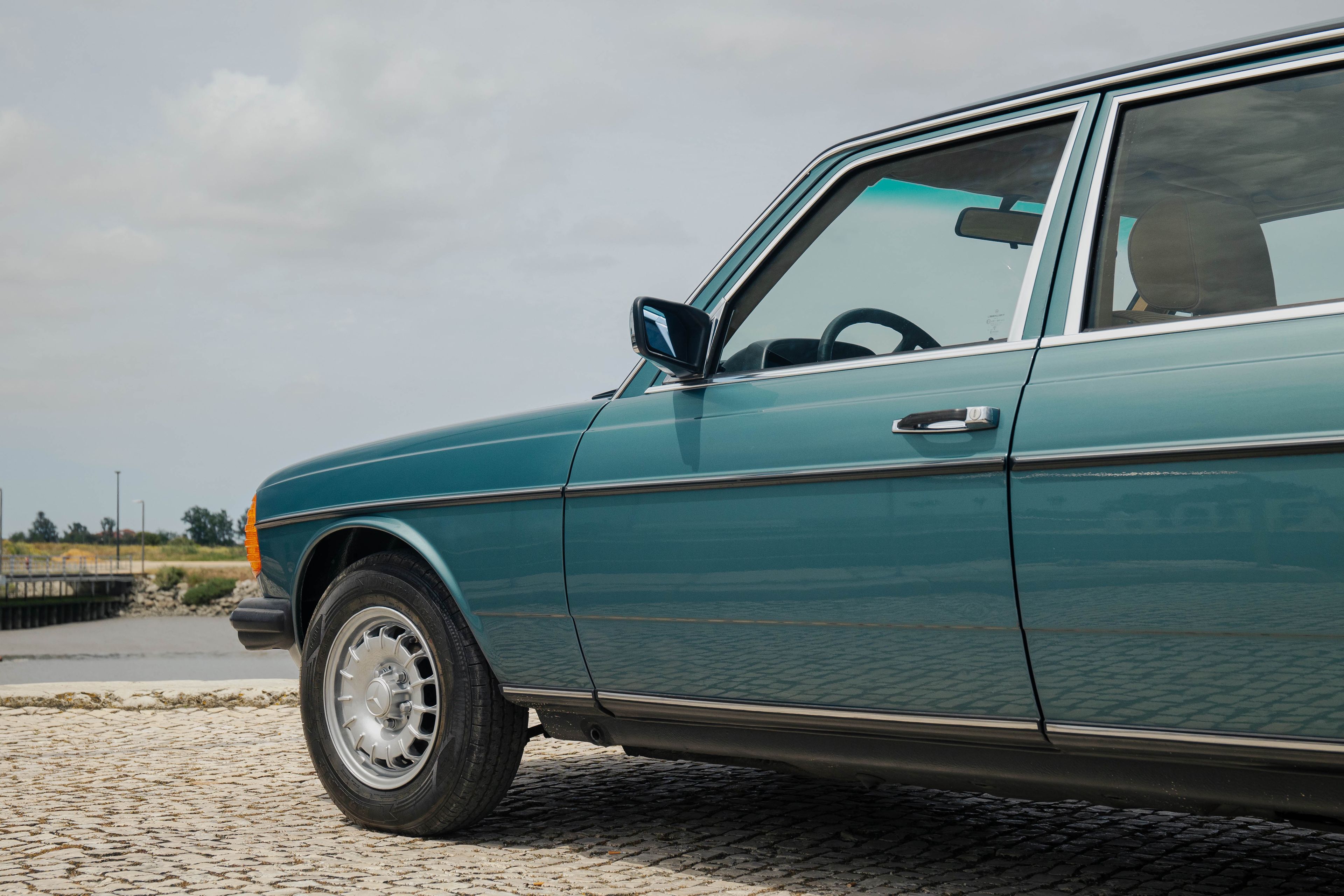 1981 Mercedes 300d W123 - 78000KMS - Factory AC - NEW, foto 6