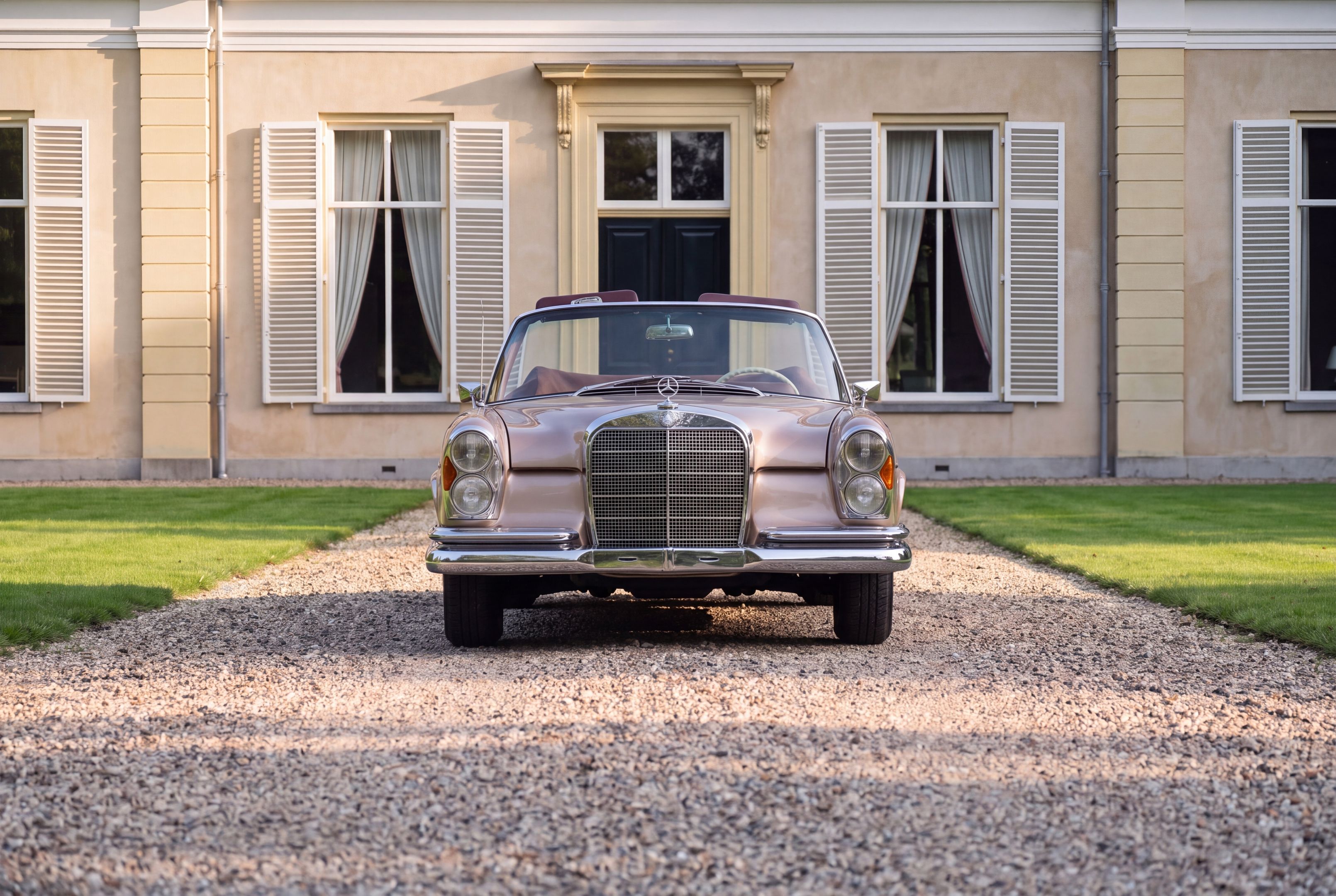 1963 Mercedes-Benz S-Klasse 220 SE W111 Cabriolet, foto 2